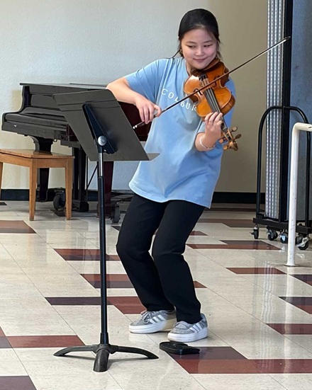 Violinist Minji Choi at Gratts Elementary
